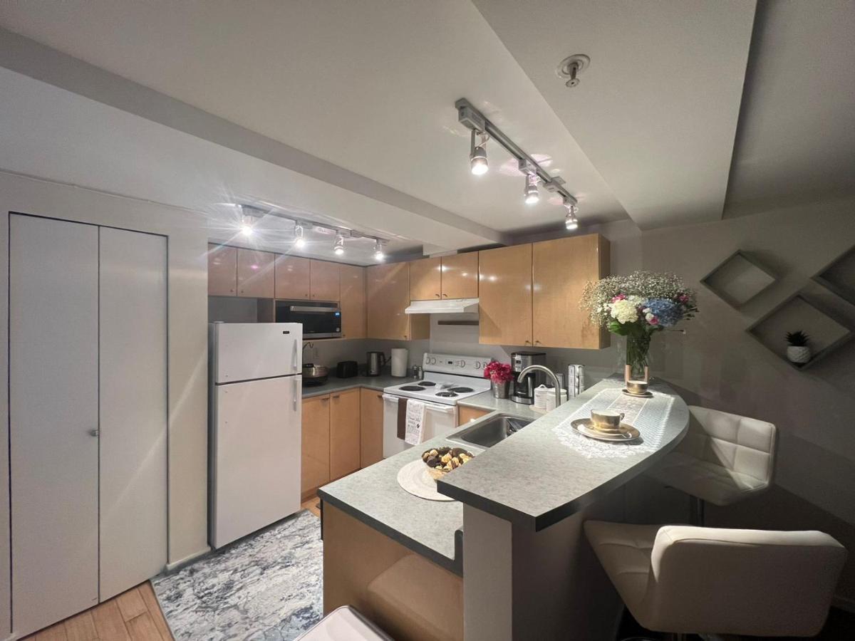 Cozy Downtown Condo Retreat With Space Needle View Seattle Exterior photo